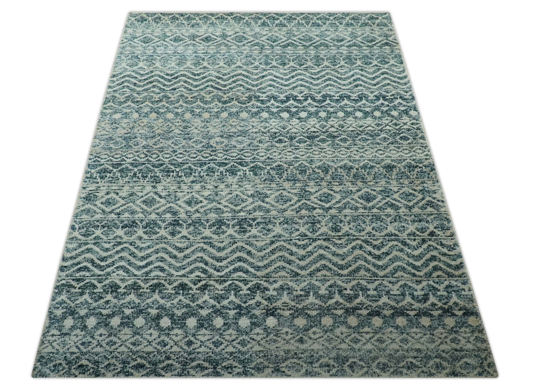 Teal and Ivory 5.6x8.6 Southwestern Tribal Trellis Recycled Art Silk Area Rug