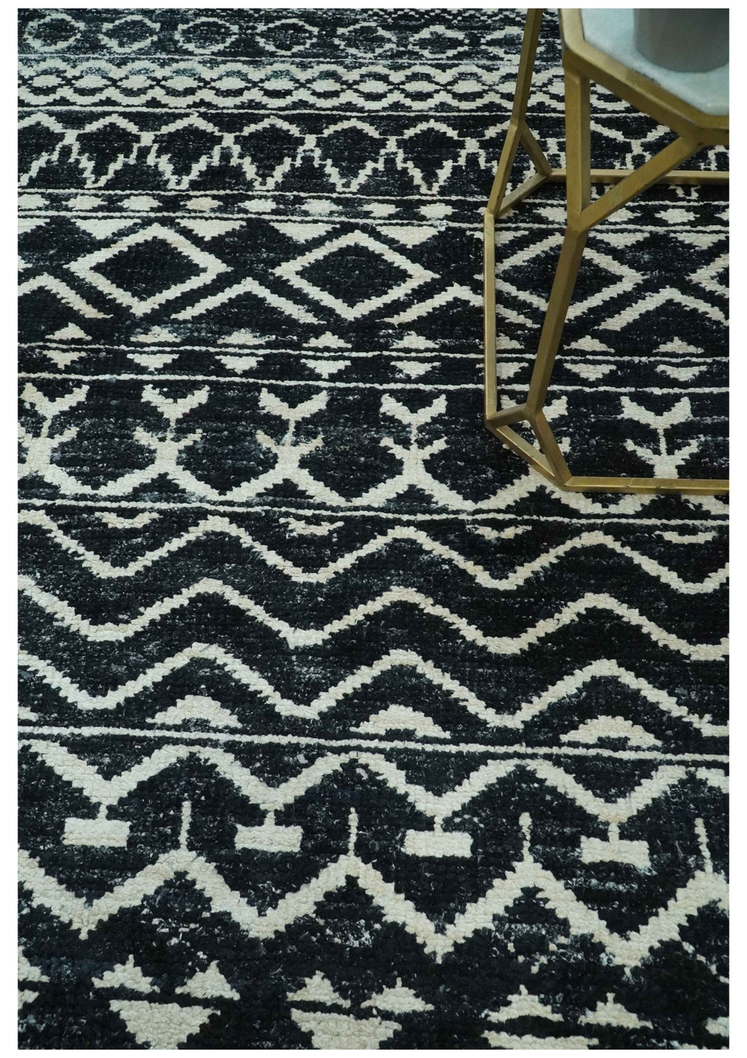 5.6x8.6 Black and Ivory Hand Knotted Southwestern Tribal Trellis wool Area Rug - The Rug Decor
