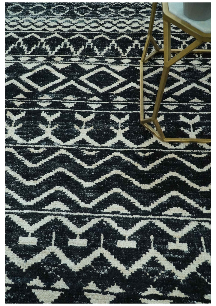 5.6x8.6 Black and Ivory Hand Knotted Southwestern Tribal Trellis wool Area Rug - The Rug Decor