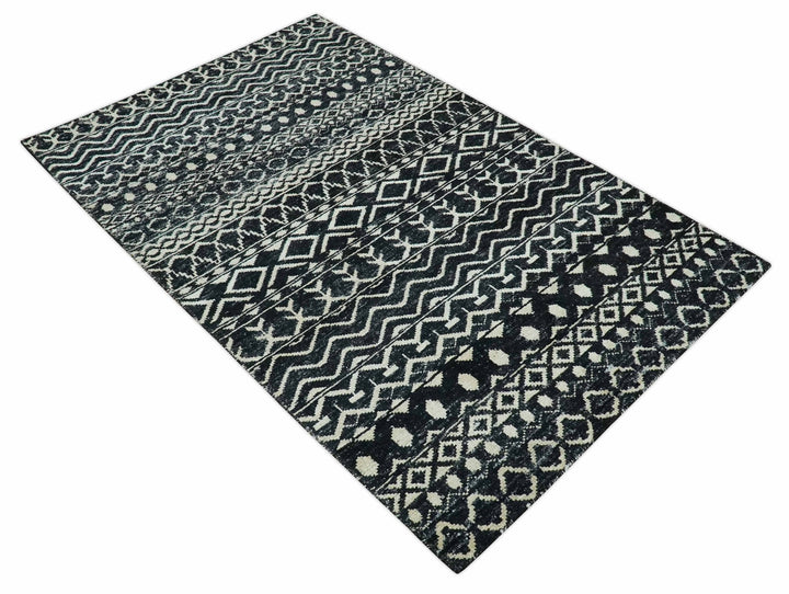 5.6x8.6 Black and Ivory Hand Knotted Southwestern Tribal Trellis wool Area Rug - The Rug Decor