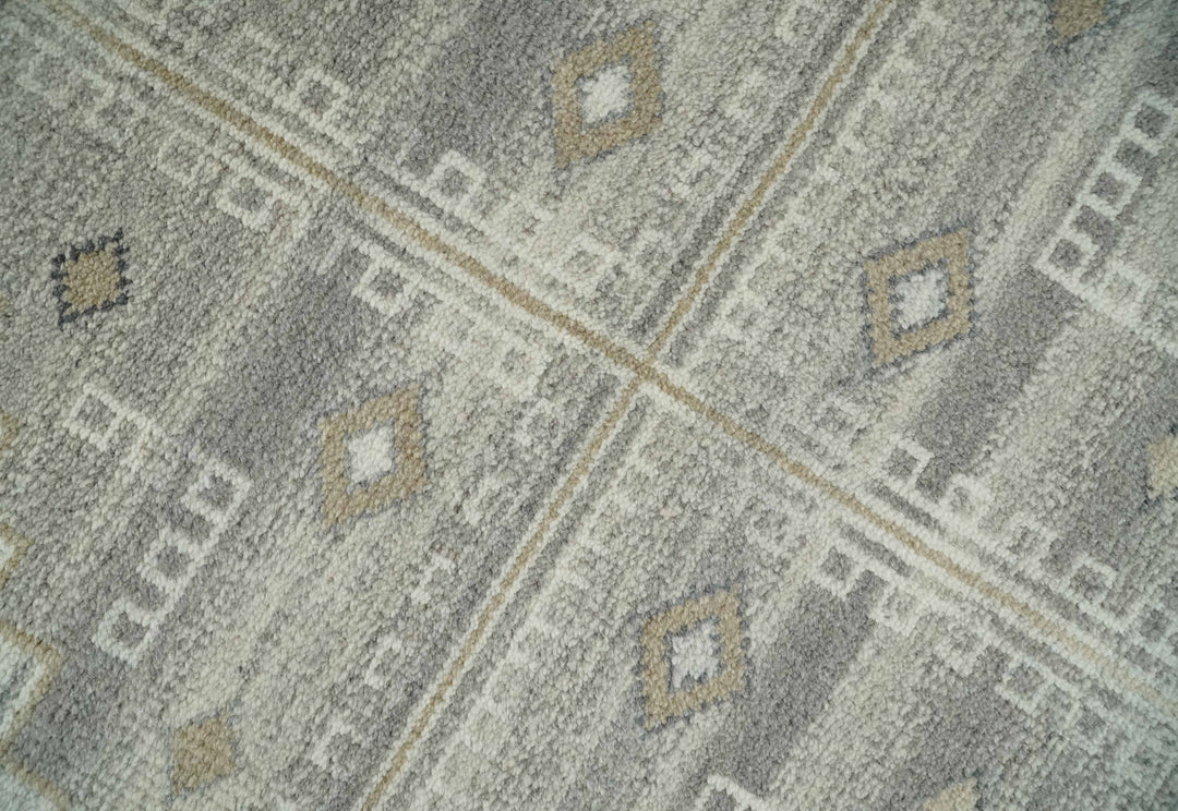 Natural Wool Hand Knotted Ivory and Gray Traditional Multi size wool Area Rug, Kids, Living Room and Bedroom Rug