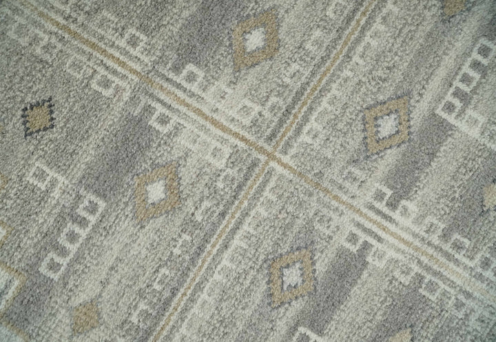 Natural Wool Hand Knotted Ivory and Gray Traditional Multi size wool Area Rug, Kids, Living Room and Bedroom Rug