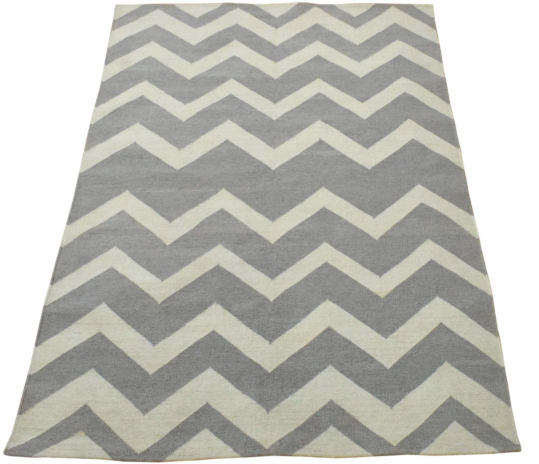 5x8 Dhurrie Rug,Grey and White Chevron Pattern Rug , Living, Dinning and Bedroom Rug | TRDDUR558 - The Rug Decor