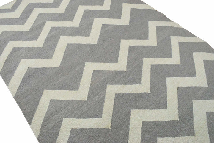 5x8 Dhurrie Rug,Grey and White Chevron Pattern Rug , Living, Dinning and Bedroom Rug | TRDDUR558 - The Rug Decor