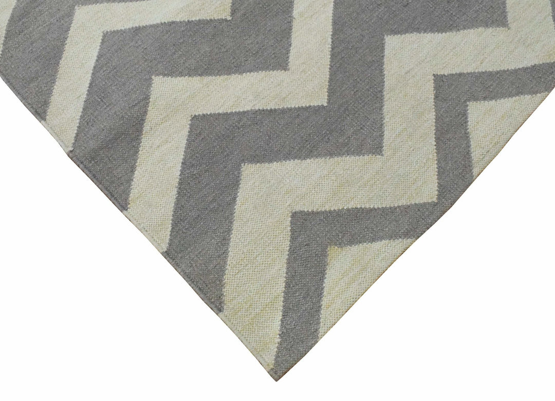 5x8 Dhurrie Rug,Grey and White Chevron Pattern Rug , Living, Dinning and Bedroom Rug | TRDDUR558 - The Rug Decor