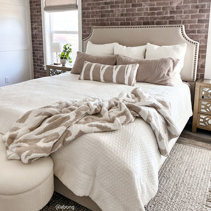 Cloud Gray, Sahara Tan, Coal, Taupe And Off White Modern Soft Plush Throw - The Rug Decor