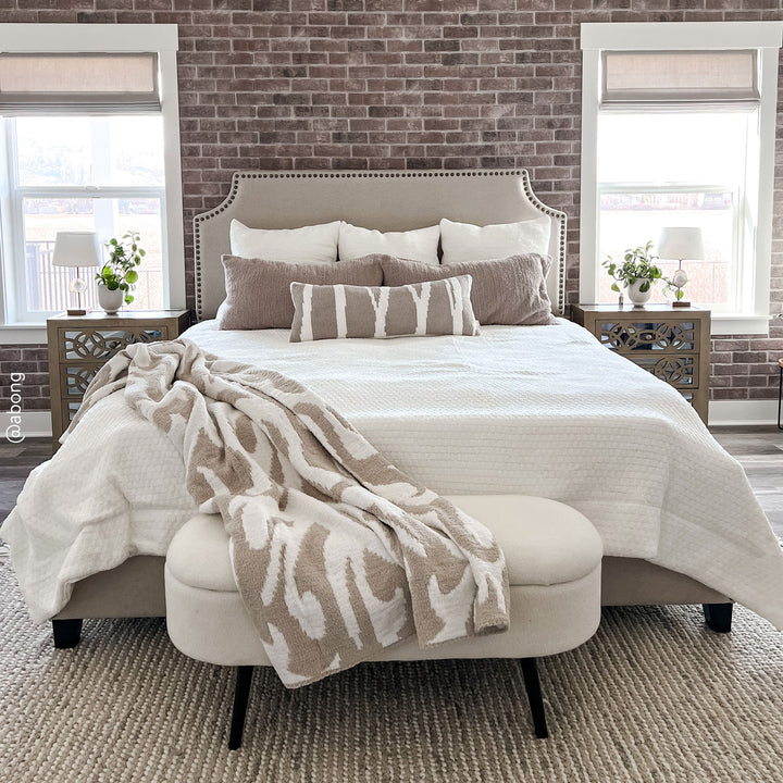 Cloud Gray, Sahara Tan, Coal, Taupe And Off White Modern Soft Plush Throw - The Rug Decor