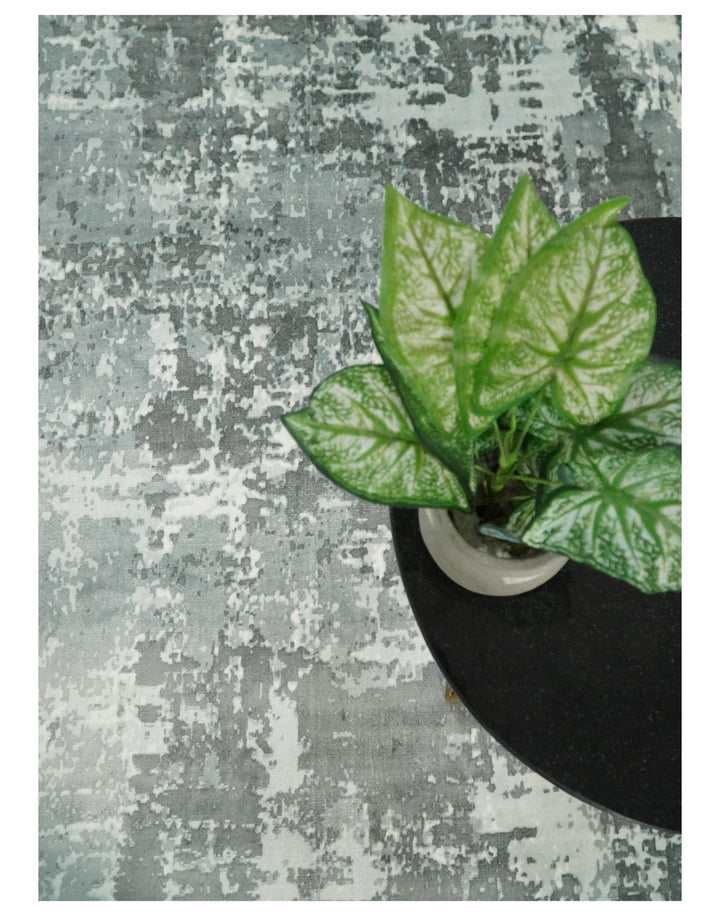 Handmade 8x10 Ivory and Charcoal Blended Wool and Bamboo Silk Area Rug | QT21 - The Rug Decor