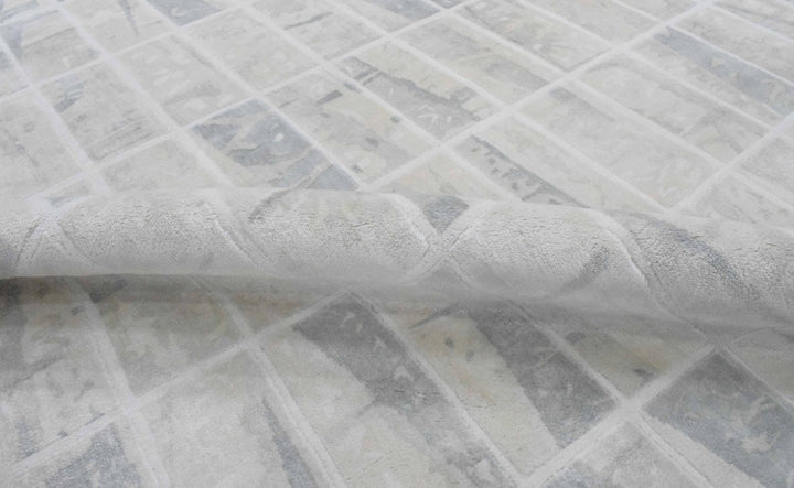 Ivory and White Handmade Area Rug Made With Fine Viscose - The Rug Decor