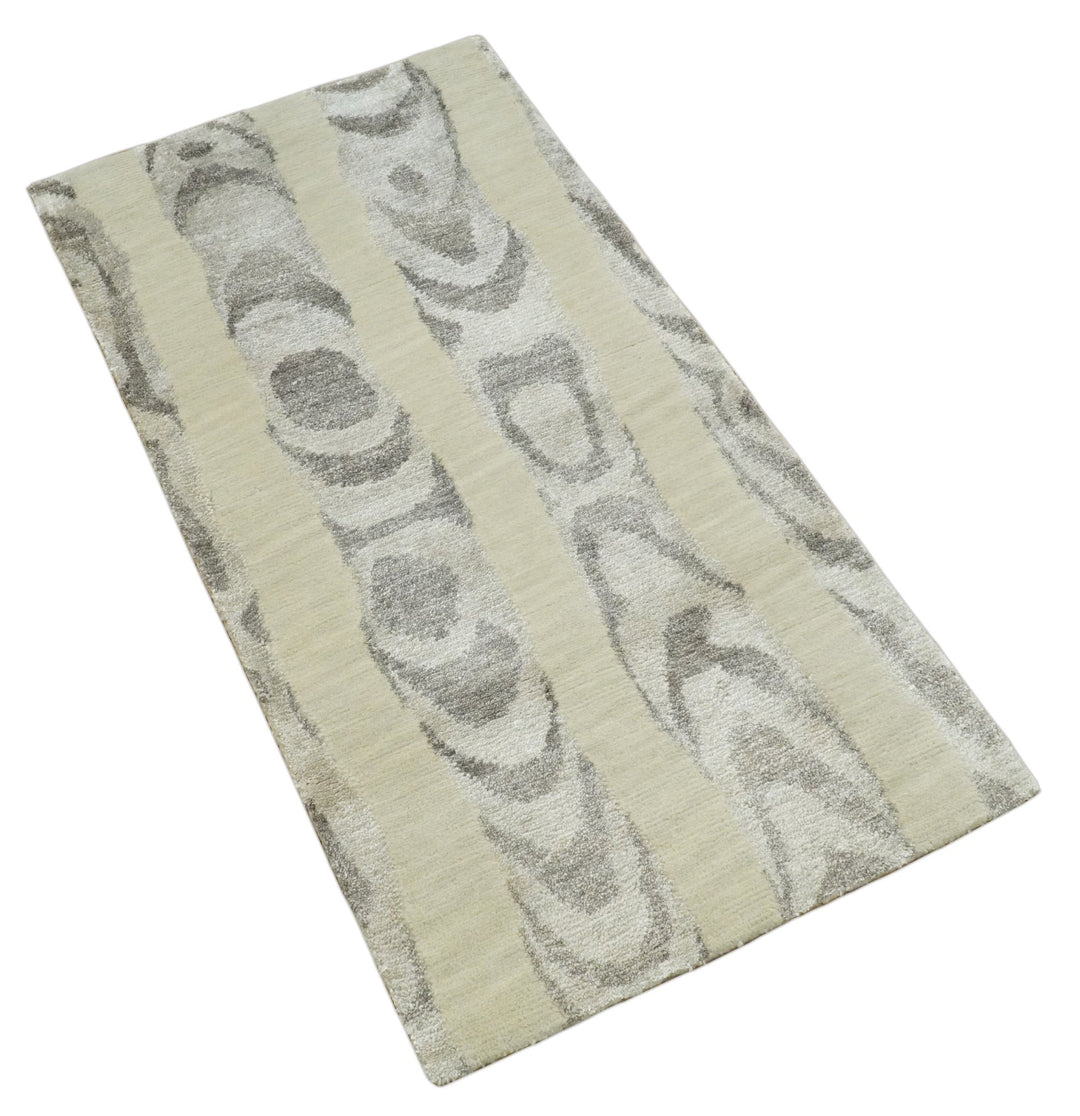 Modern Abstract 2x3 Beige and Gray Hand Knotted Entryway Wool and Silk Area Rug | TRD3367123 - The Rug Decor