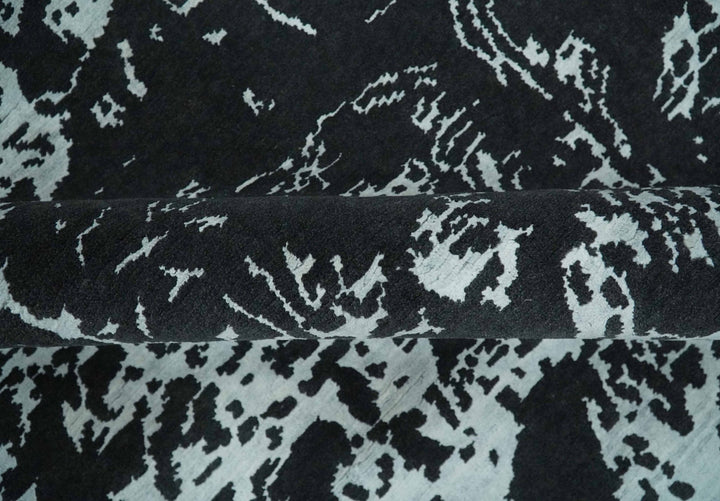 Modern Abstract Black and Silver Hand Knotted 6x9 Wool and Bamboo silk Area Rug - The Rug Decor