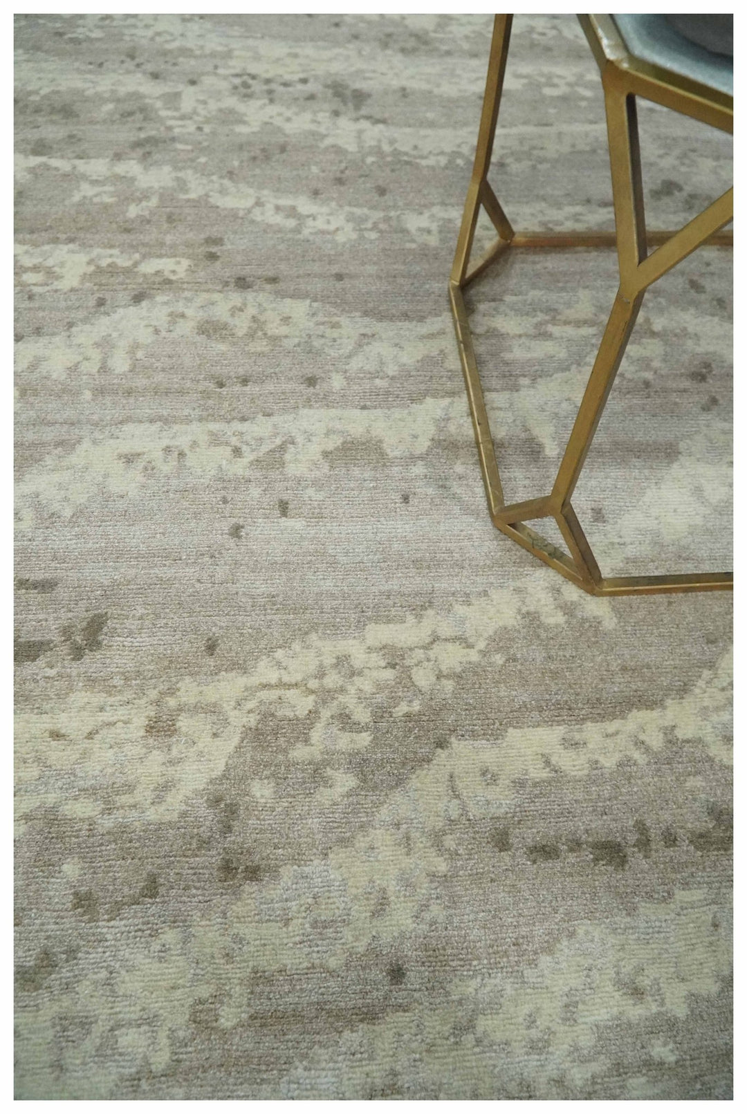 Modern Abstract Silver and Beige Hand knotted 6x9 Art Silk Area Rug - The Rug Decor