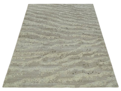 Modern Abstract Silver and Beige Hand knotted 6x9 Art Silk Area Rug - The Rug Decor