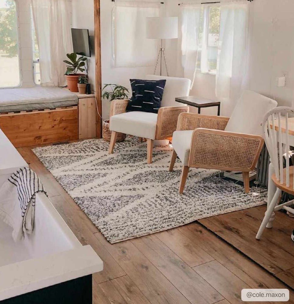 Modern Contemporary Charcoal and Ivory Geometric design Plush pile Area Rug - The Rug Decor