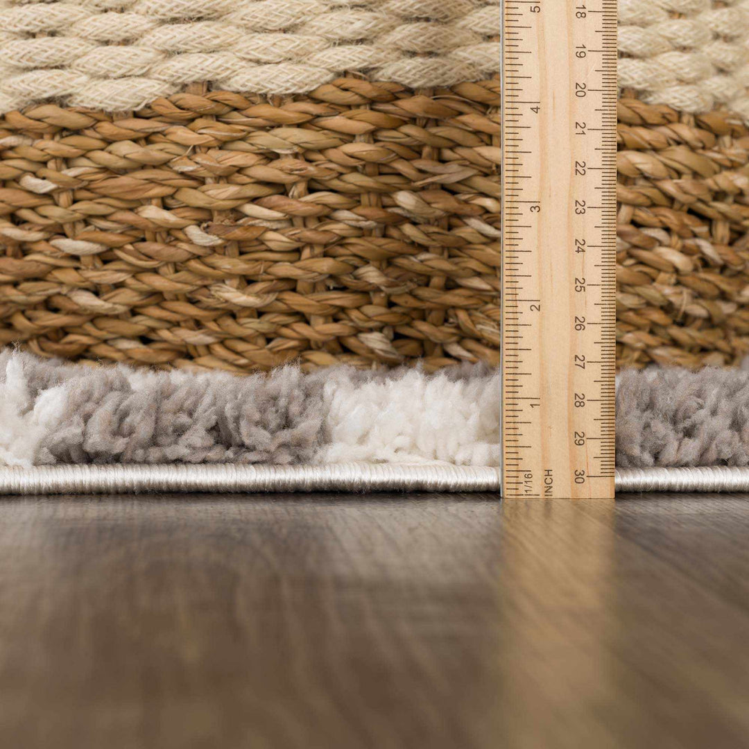 Modern Geometric Checkered plush White, Light Gray polyester area rug - The Rug Decor