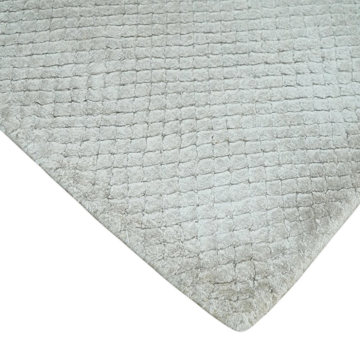 Modern Geometrical Hand carved Square Hand Made 2x3 Silver Art silk Area Rug - The Rug Decor