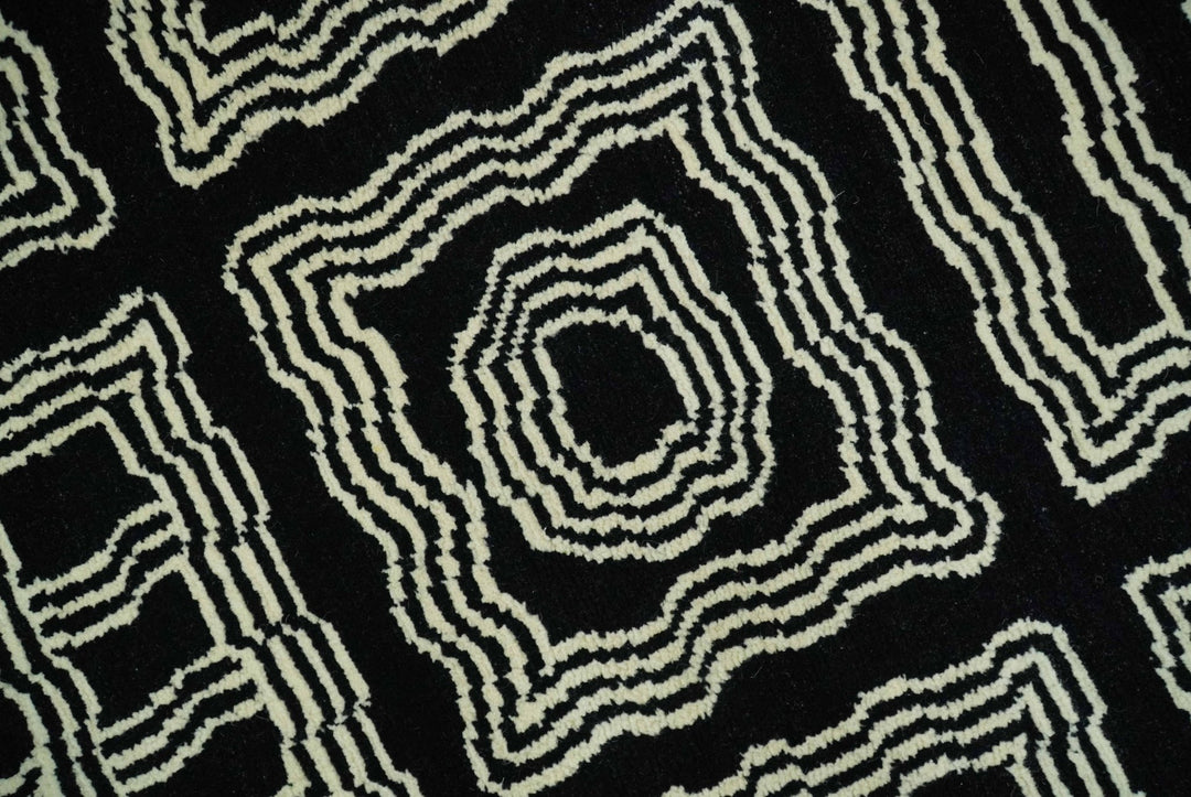 Modern Geometrical Square design Black and Ivory 5x8 Hand loom wool area Rug - The Rug Decor