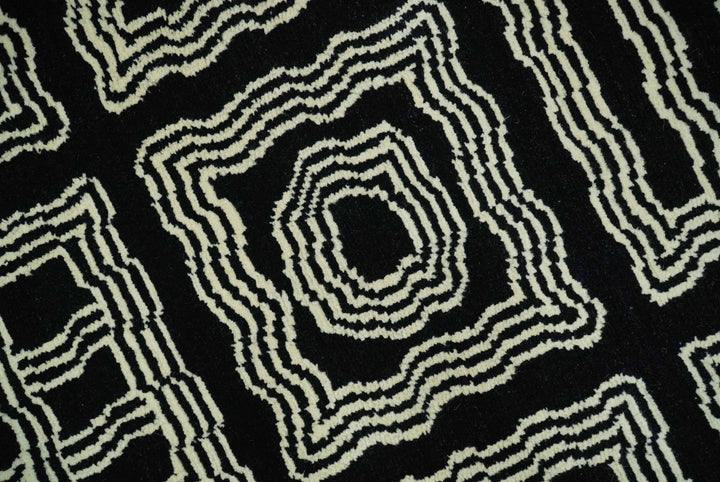 Modern Geometrical Square design Black and Ivory 5x8 Hand loom wool area Rug - The Rug Decor