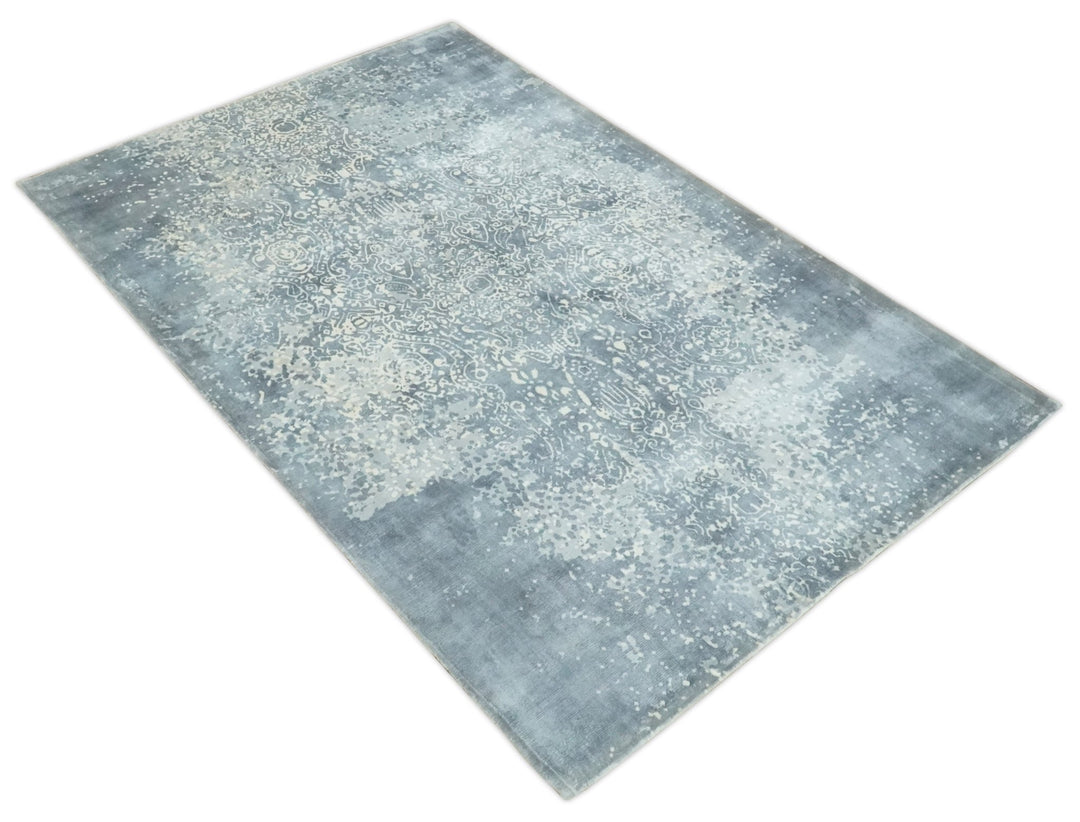 Premium Style Silver and Gray Traditional Medallion 5x8 Hand loom Viscose Area Rug - The Rug Decor
