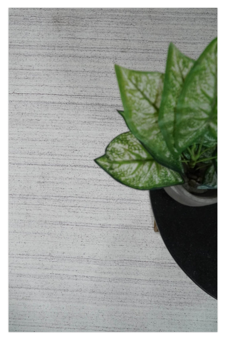 Shaded Solid White and Purple Scandinavian 5x7 Blended Wool Flatwoven Area Rug | HL27 - The Rug Decor