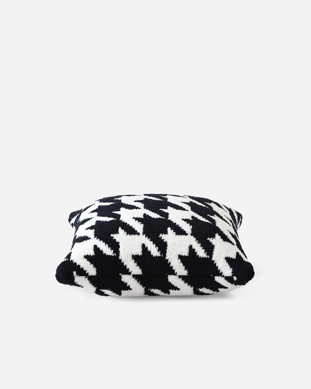Soft and Cozy Black and White Houndstooth Throw Pillow - The Rug Decor