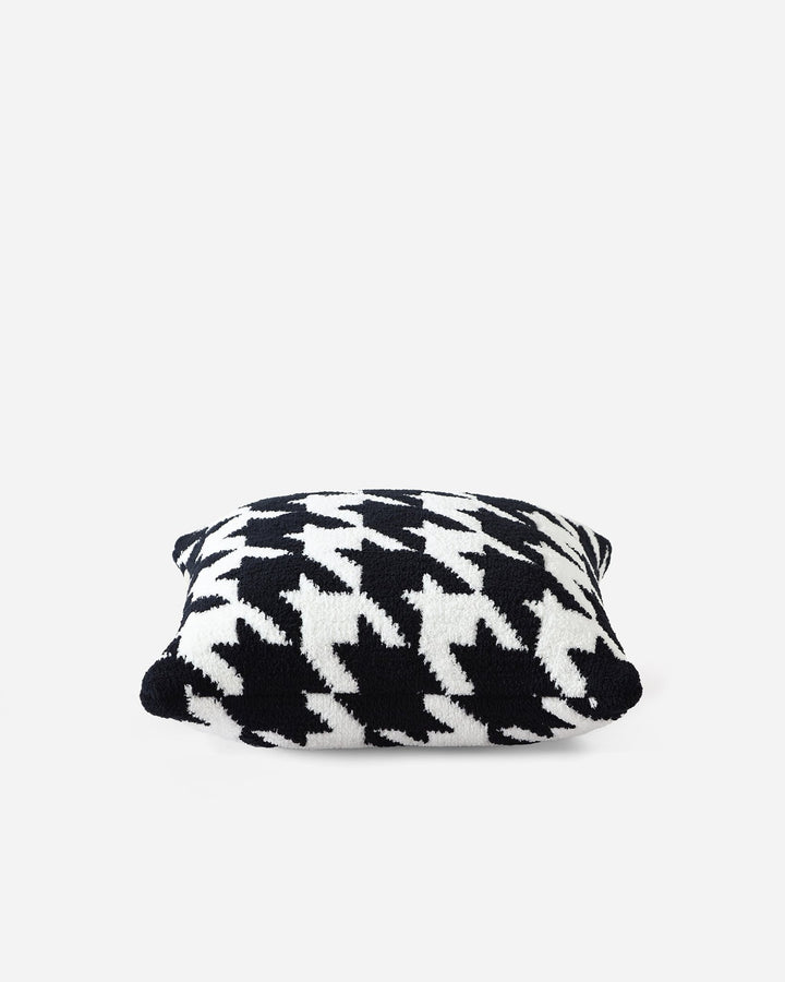 Soft and Cozy Black and White Houndstooth Throw Pillow - The Rug Decor