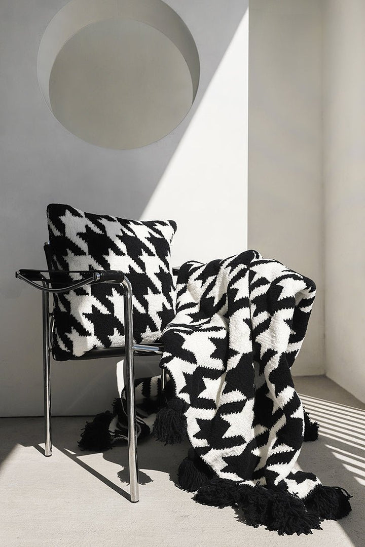 Soft and Cozy Black and White Houndstooth Throw Pillow - The Rug Decor