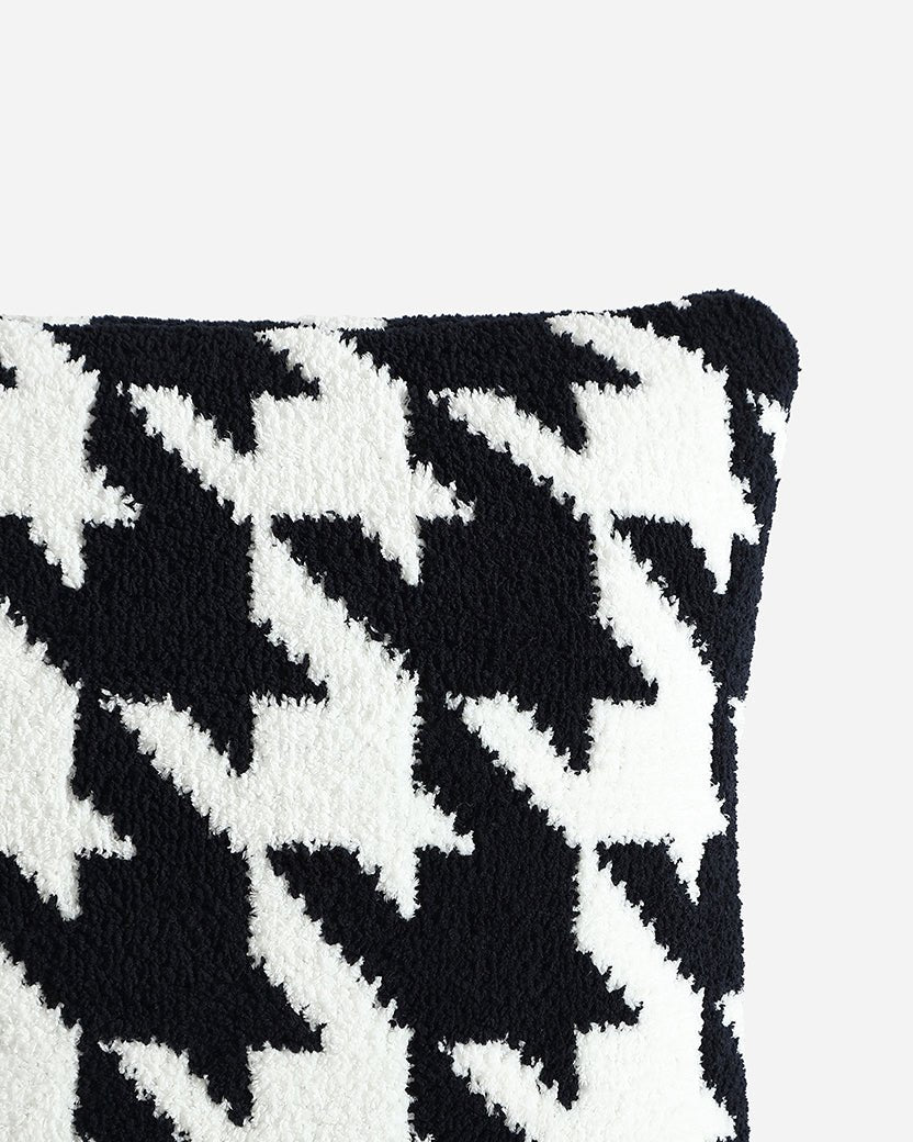 Soft and Cozy Black and White Houndstooth Throw Pillow - The Rug Decor