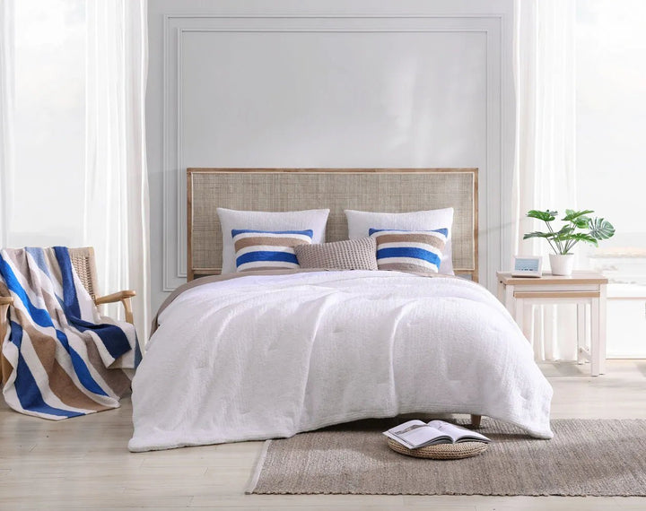 Soft and Cozy Striped Light weight Throw for Your Home - The Rug Decor