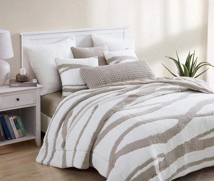 Soft And Modern Solid Colors Snug Throw Pillow - The Rug Decor