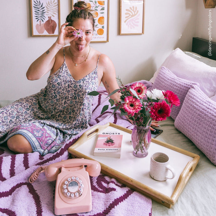 Soft and Stylish Cozy Face Design Woven Throw - The Rug Decor