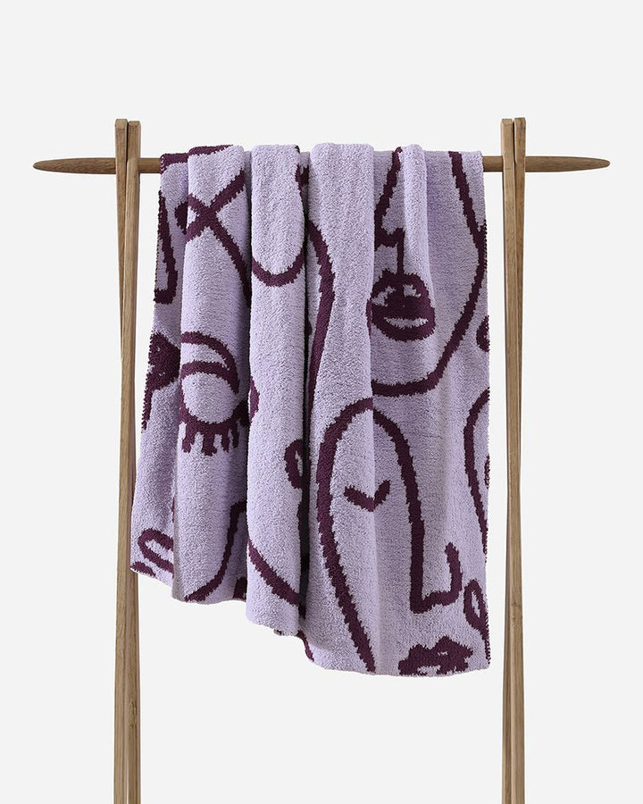 Soft and Stylish Cozy Face Design Woven Throw - The Rug Decor