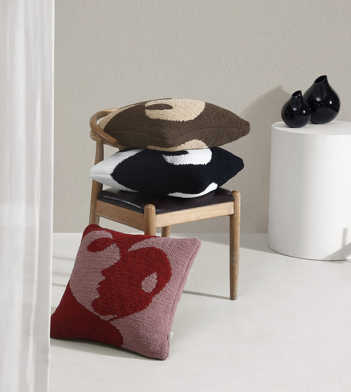 Soft, Warm, and Stylish Cozy Face Print Throw Pillow - The Rug Decor