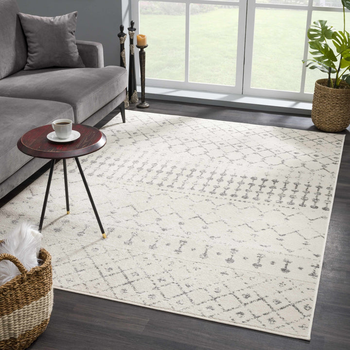 Traditional Beige and Gray low pile Tribal Trellis indoor Area Rug - The Rug Decor