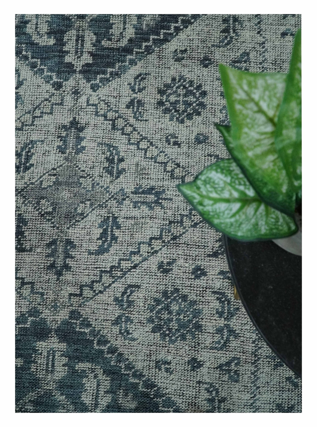 Vintage Distressed 3X5, 4X6, 5x8, 6x9, 8x10, 9x12 Hand Knotted Serapi Silver and Gray Traditional Antique Persian Area Rug | TRD2277 - The Rug Decor