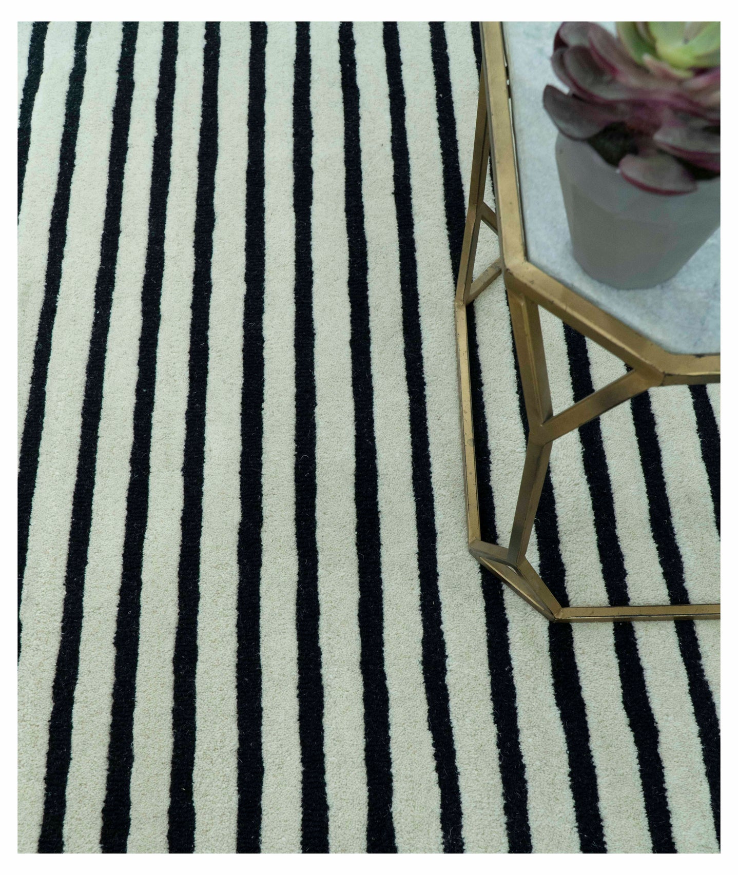 Modern Geometrical Pattern Black And White Hand Tufted Custom Made wool rug