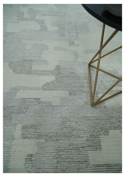 Hand Tufted Ivory, Silver and Charcoal Modern Abstract 8x10 wool Rug