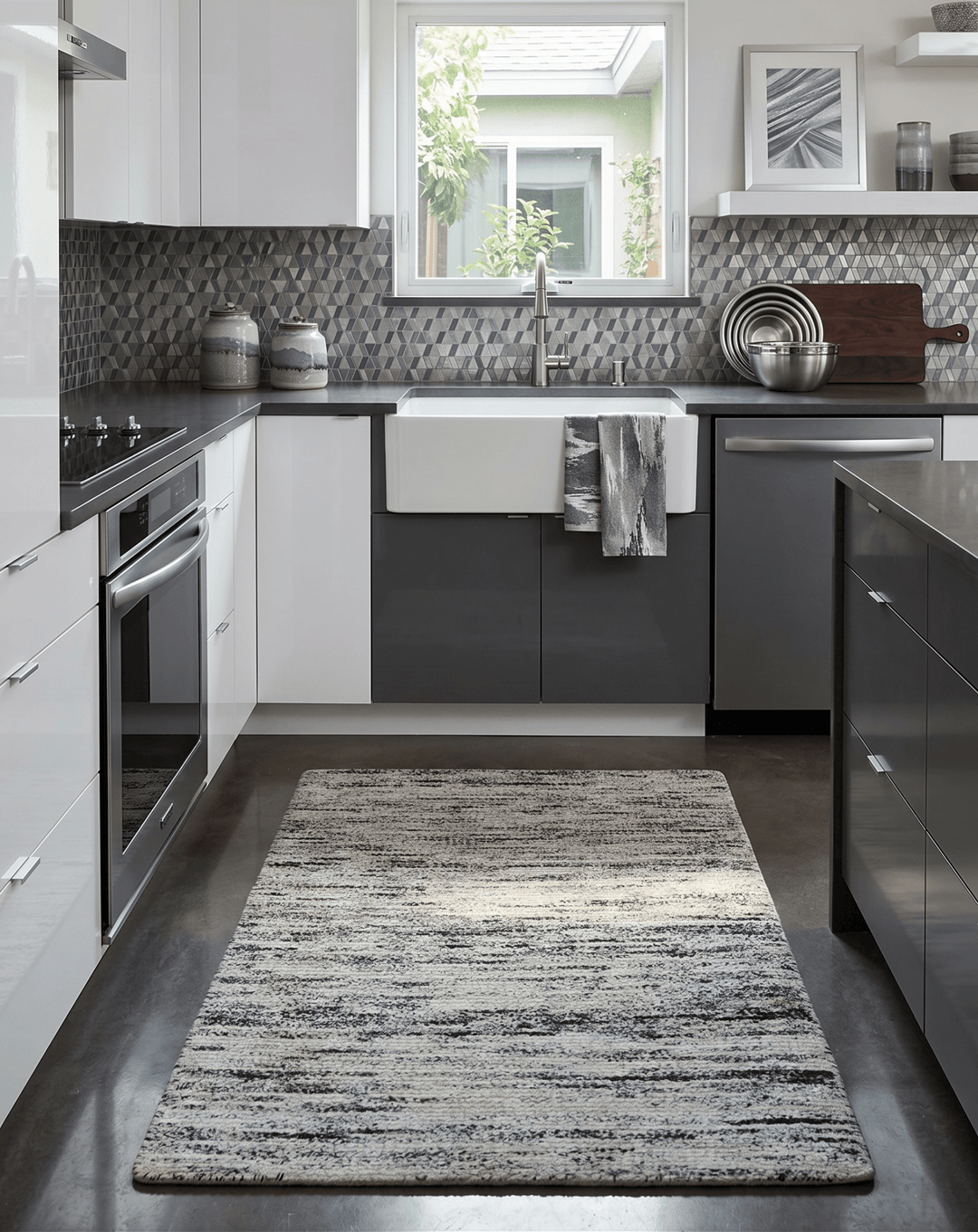 2x3 Modern Abstract Charcoal and Silver Hand Loom Art Silk Rug - The Rug Decor