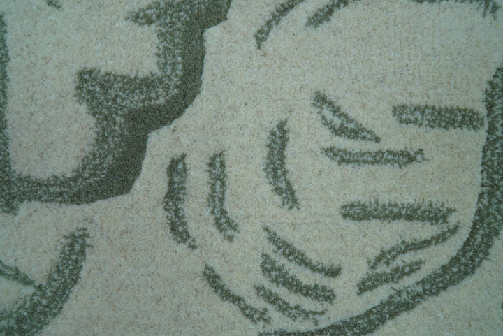 Hand Tufted White Animal Elephant 2x3 Wool Area Rug