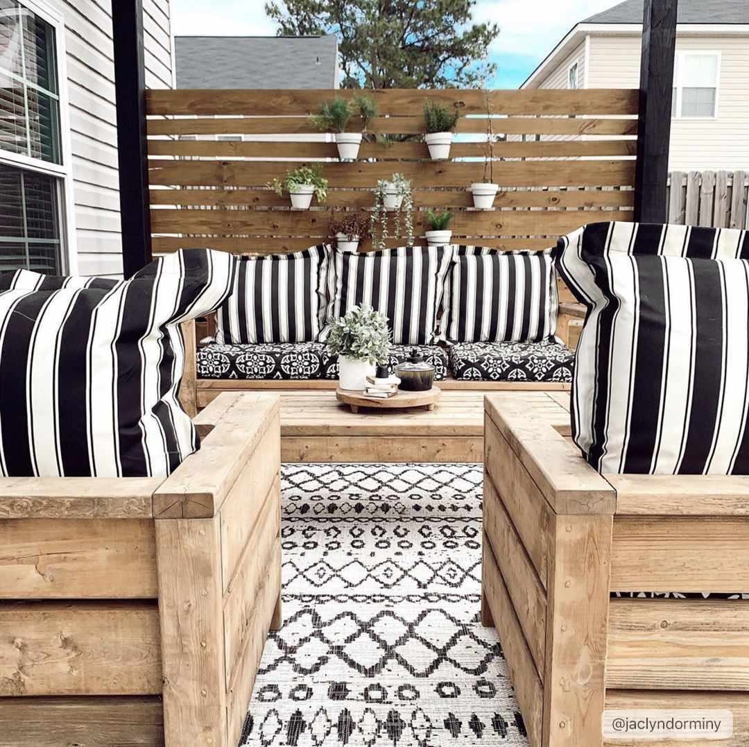 Westside Modern Style Ivory And Black Outdoor Area Rug