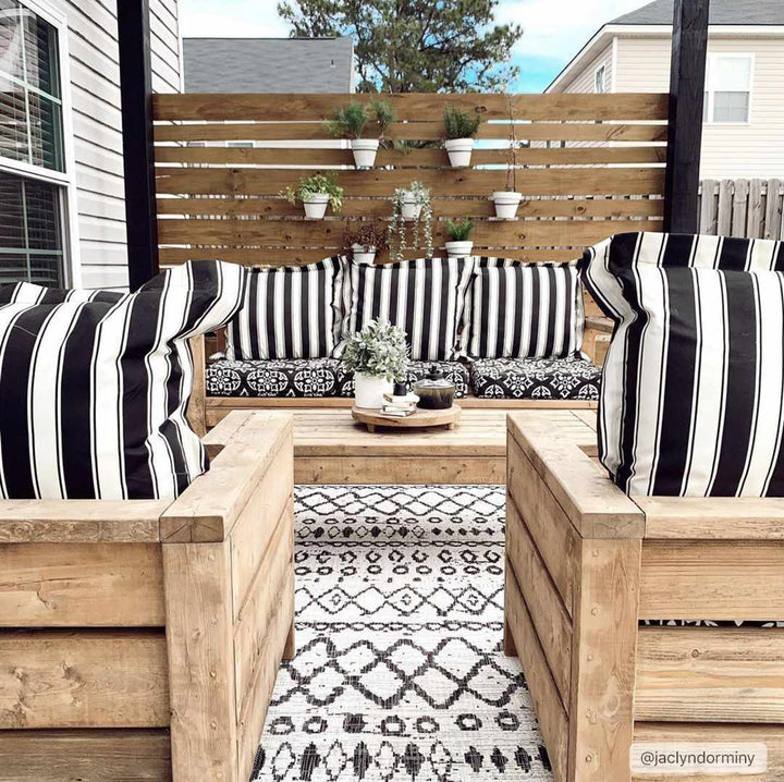 Westside Modern Style Ivory And Black Outdoor Area Rug