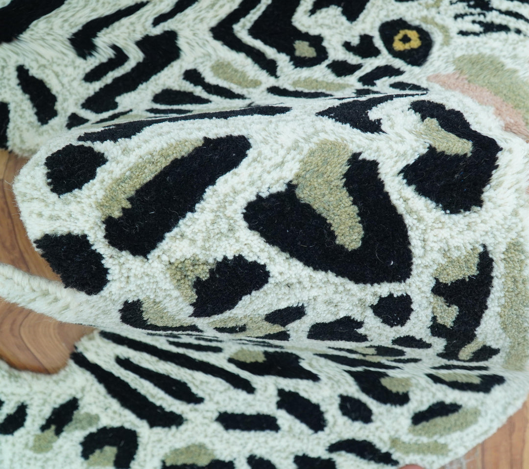 Hand Tufted Animal Cat White And Black 2x3 Wool Area Rug