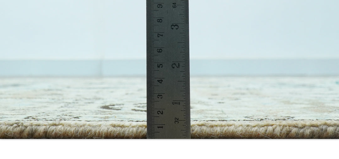 Traditional Oriental Design Beige Hand knotted 6x8.7 Wool Area Rug