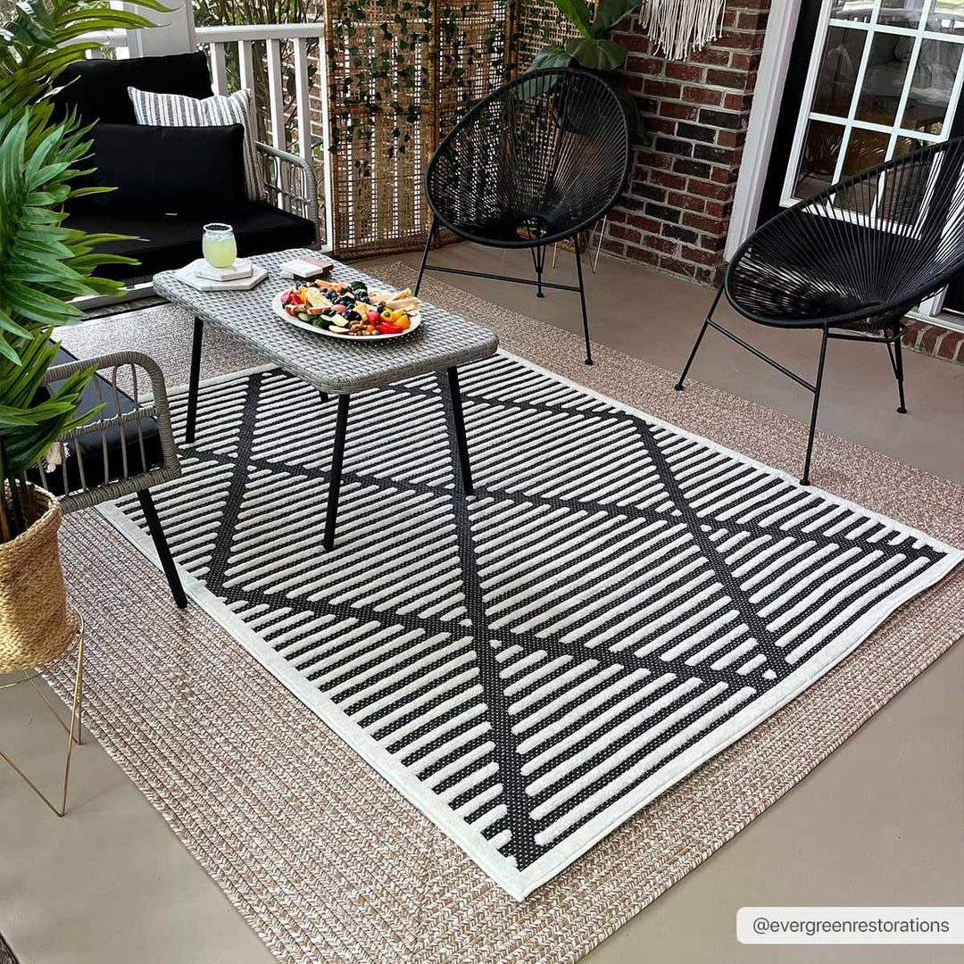 Anah Geometrical Black And Ivory Outdoor Rug
