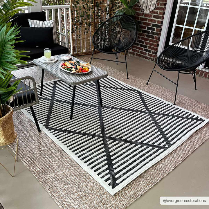 Anah Geometrical Black And Ivory Outdoor Rug