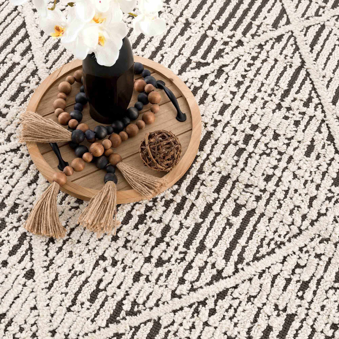 Umay Contemporary Geometrical Ivory And Black Rug