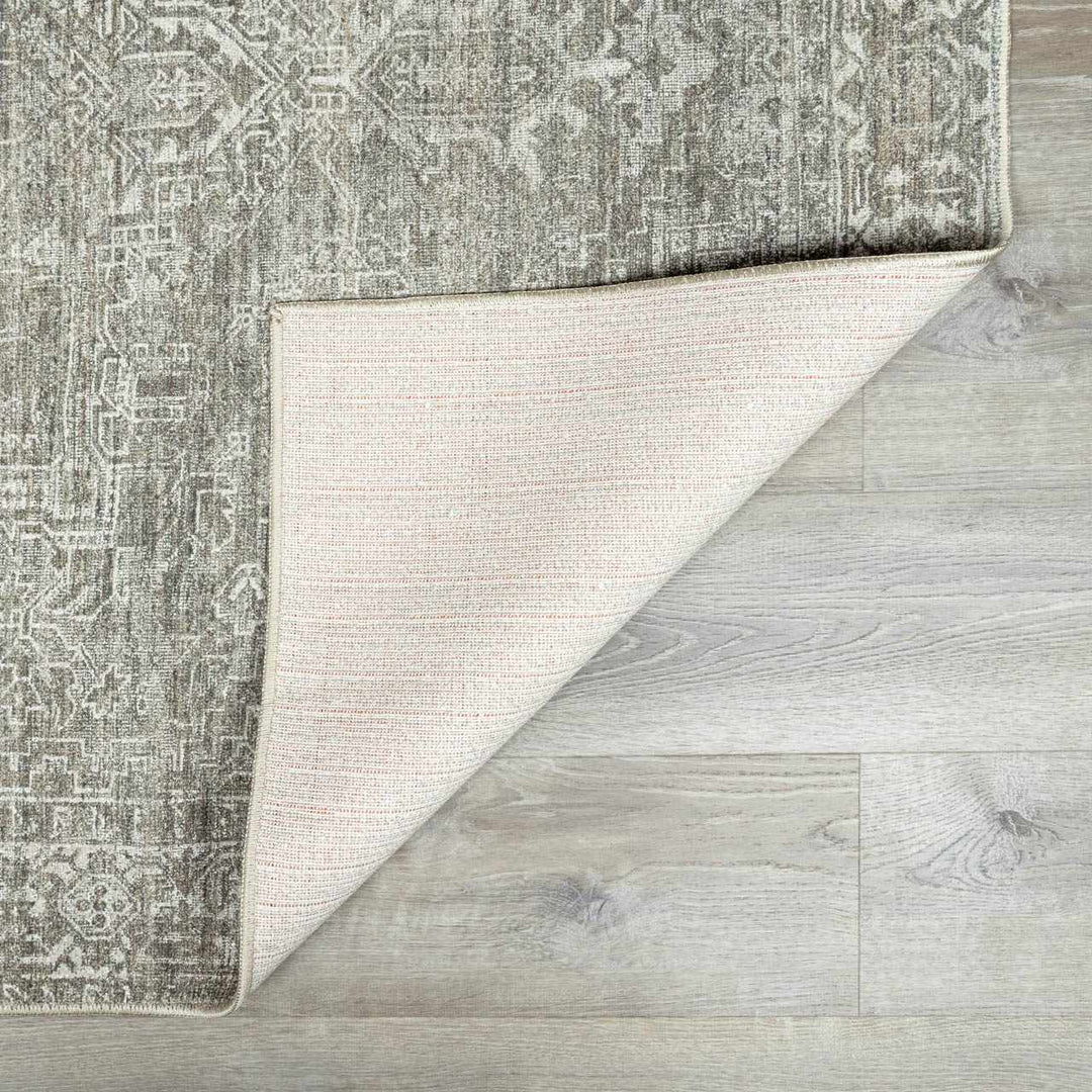 Anakin Traditional Style Green Area Rug