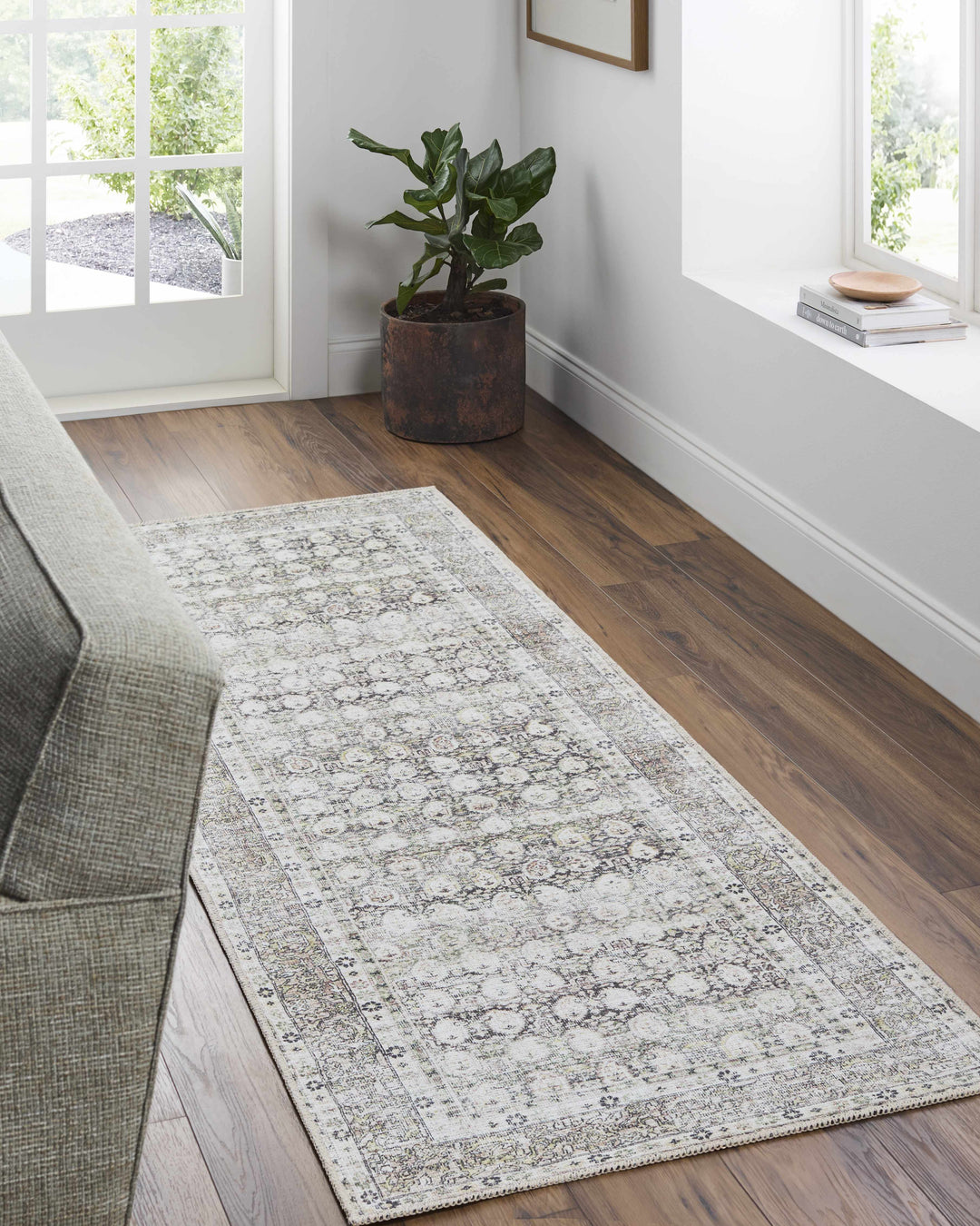 Bartek Traditional Style Brown And Ivory Washable Area Rug