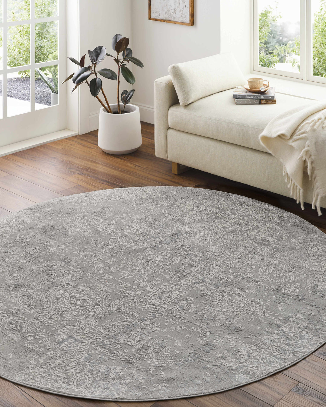 Canaseraga Traditional Style Gray And Ivory Area Rug
