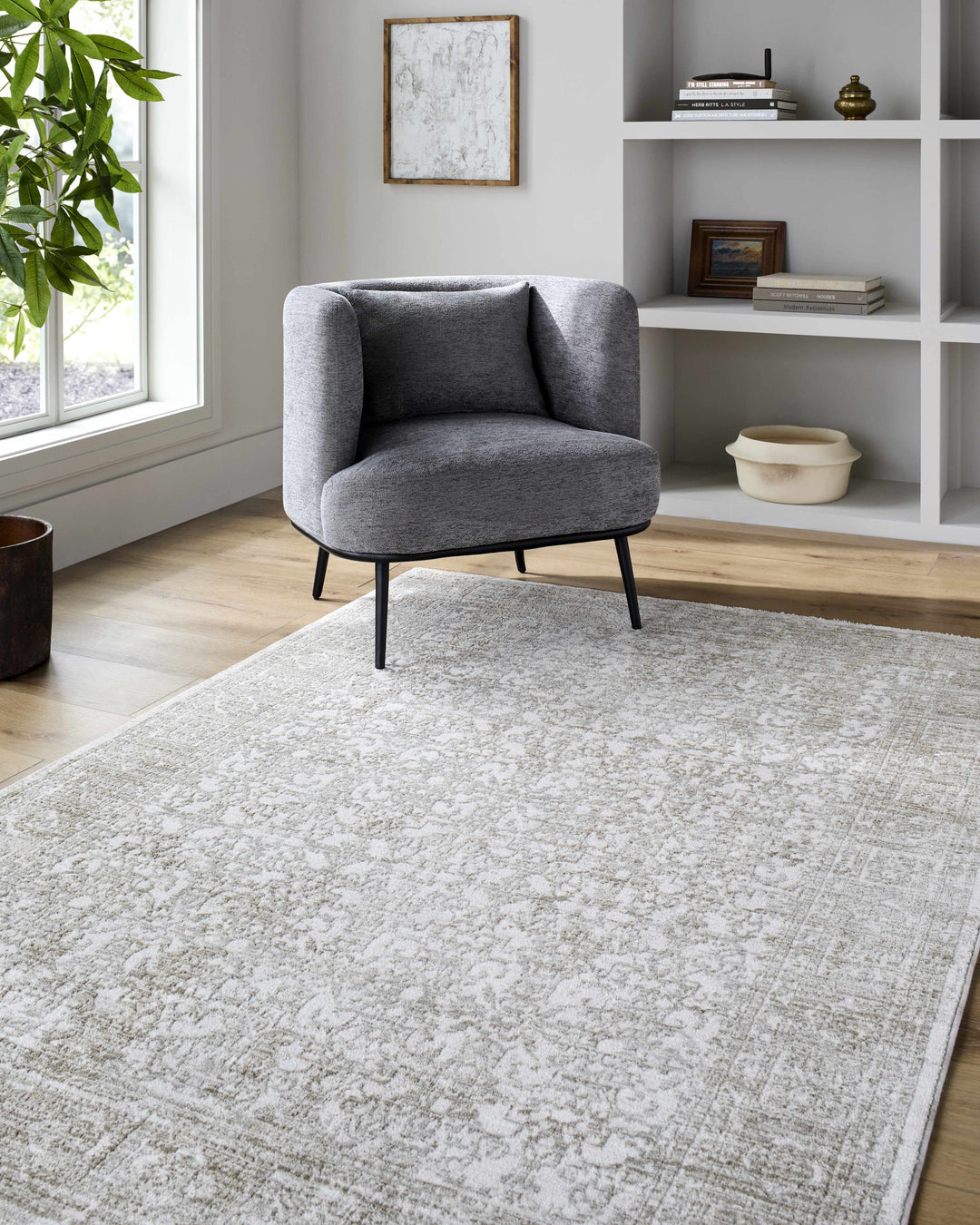Cailyn Traditional Style White Area Rug
